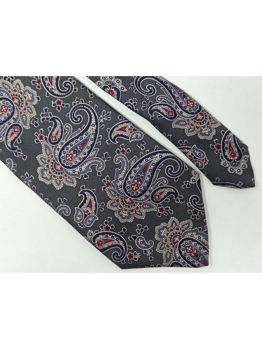 Liberty of London Silk Gray Paisley Patterned Tie 3.7" x 58"